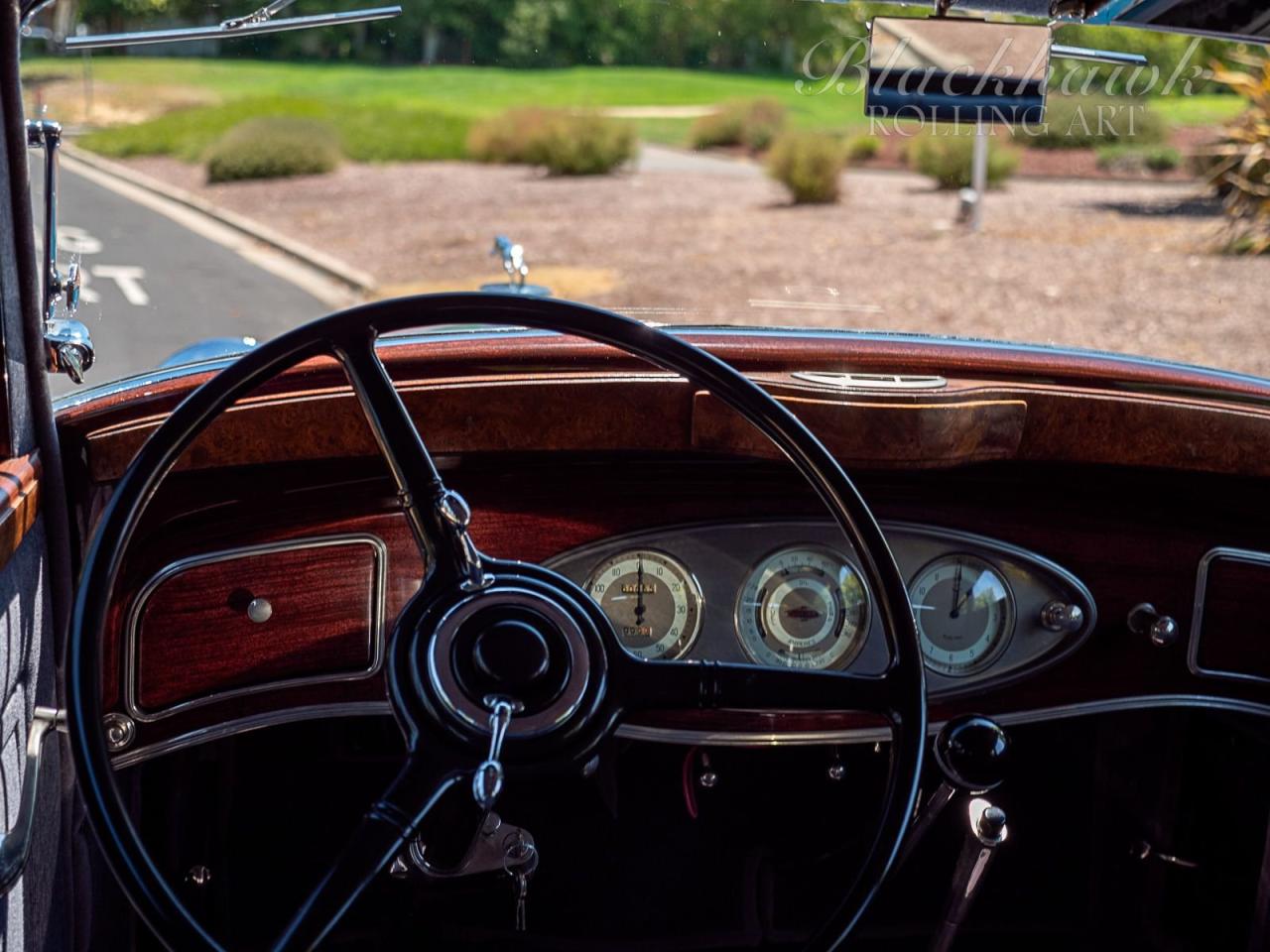 1933 Lincoln Twelve KA Sedan