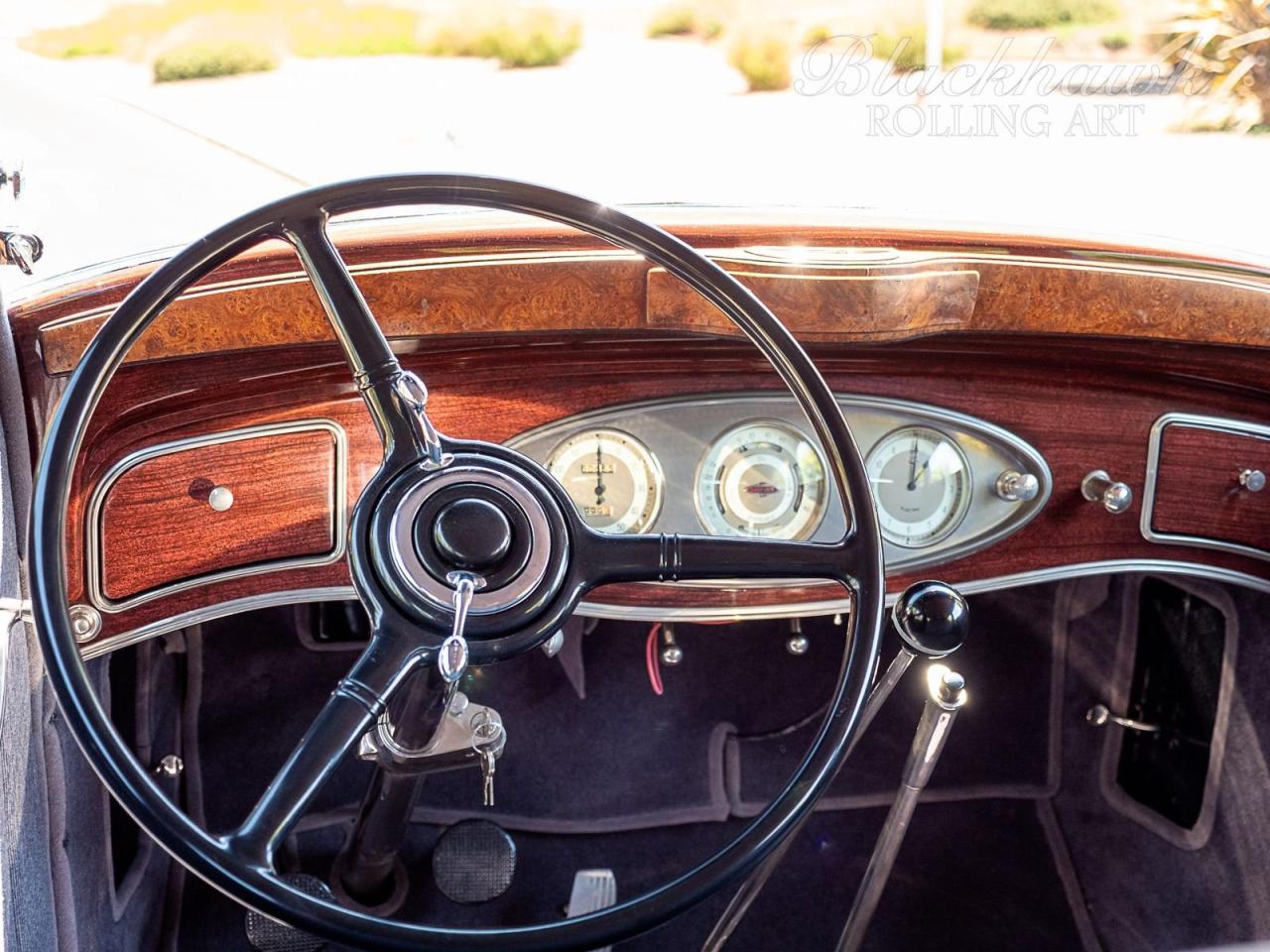 1933 Lincoln Twelve KA Sedan