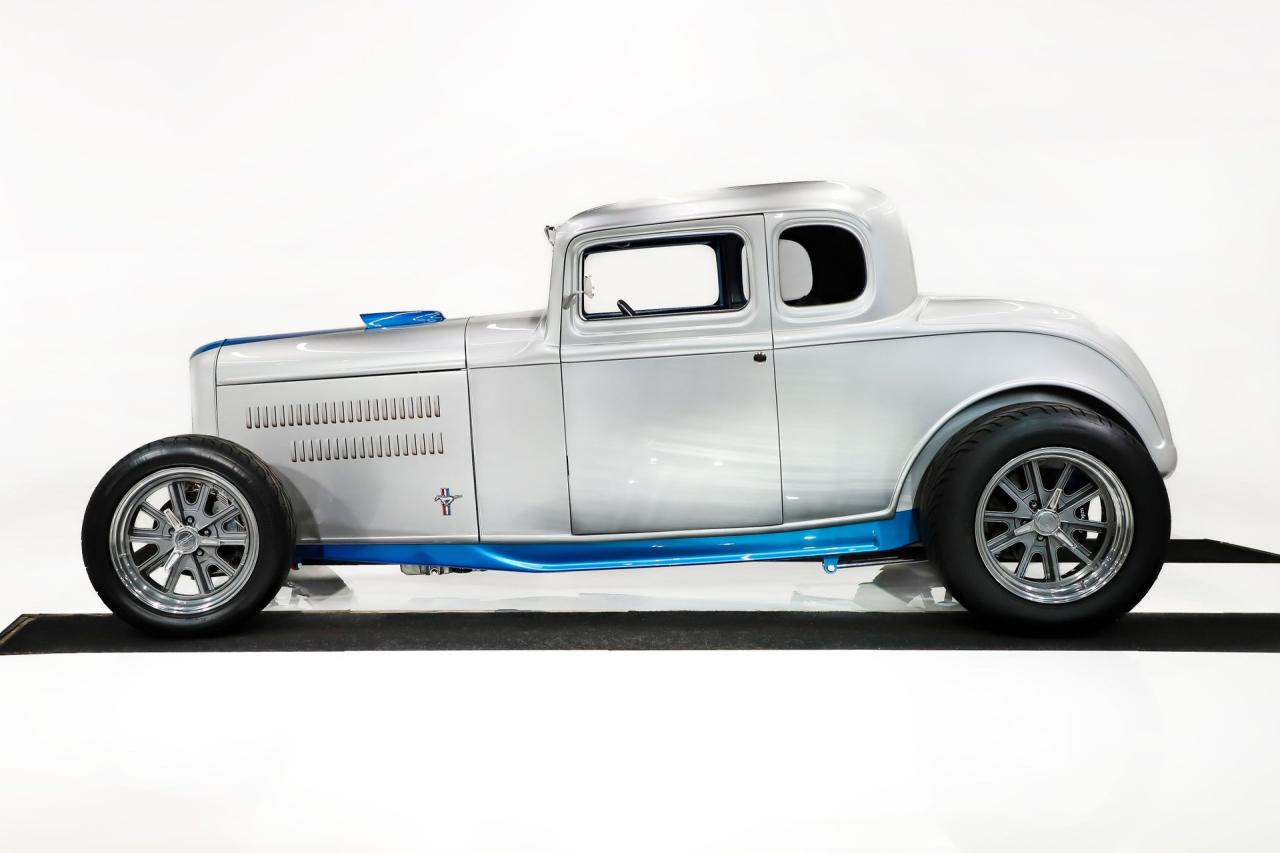 1932 Ford Custom