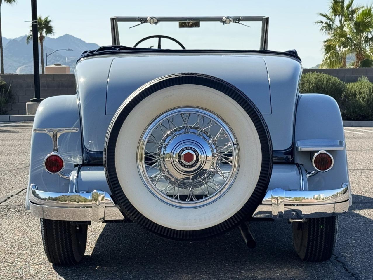 1932 Packard Deluxe 8