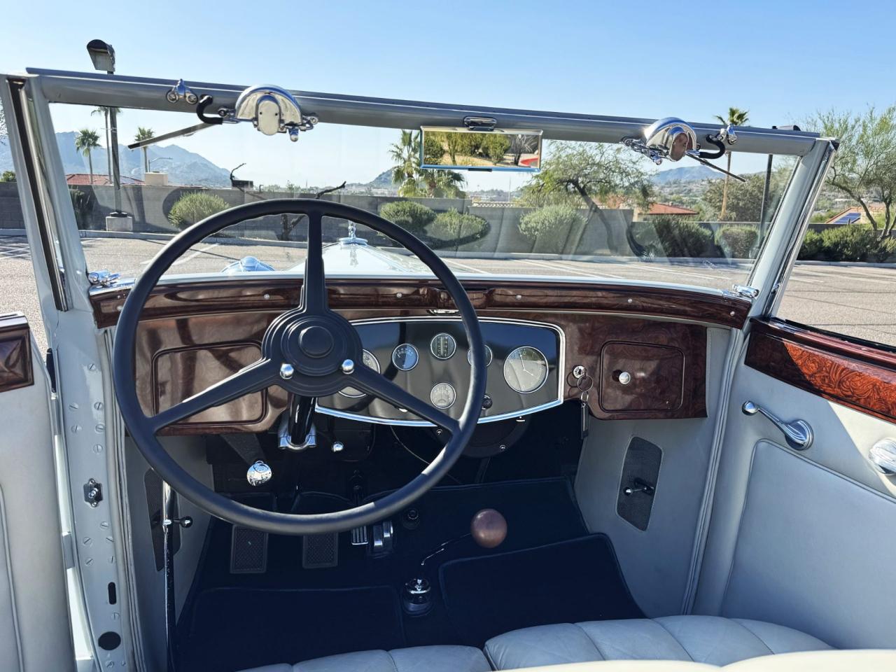 1932 Packard Deluxe 8