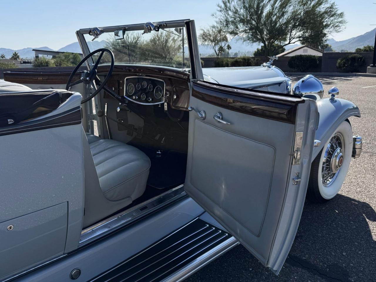 1932 Packard Deluxe 8