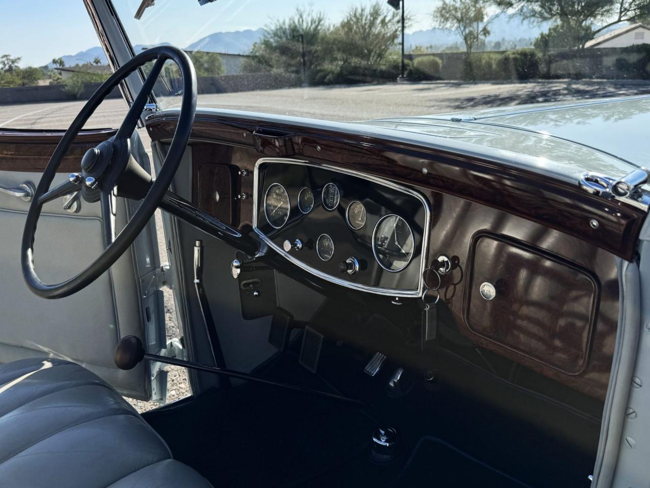 1932 Packard Deluxe 8