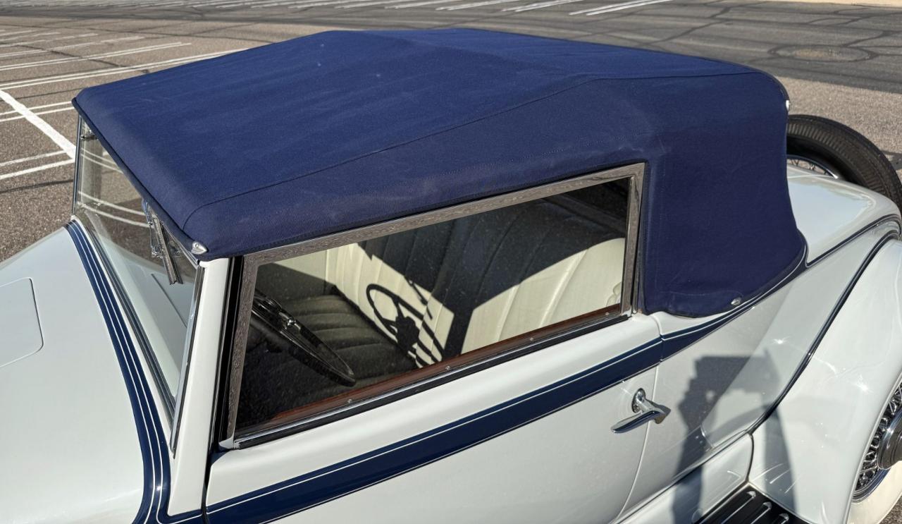 1932 Packard Deluxe 8