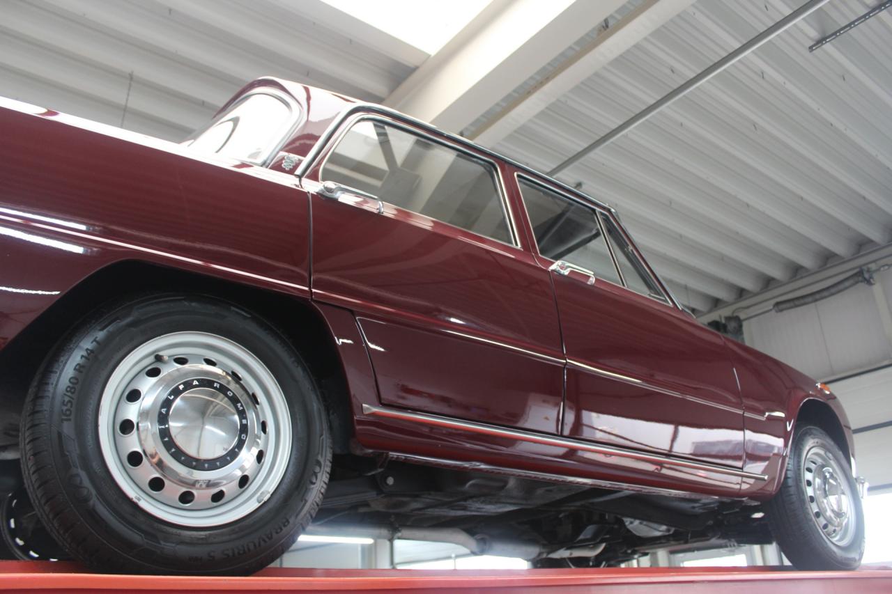 1971 Alfa Romeo Giulia 1600 Super Biscione TOP QUALITY EXAMPLE