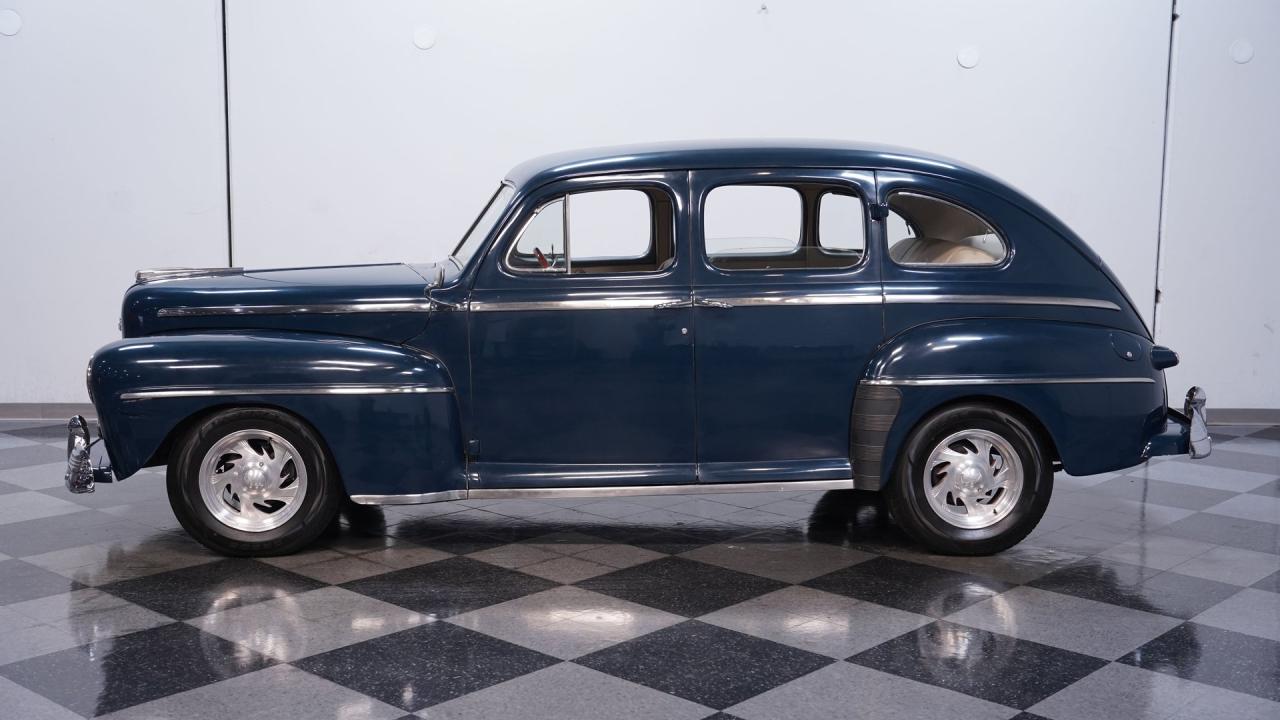 1947 Ford Deluxe Sedan