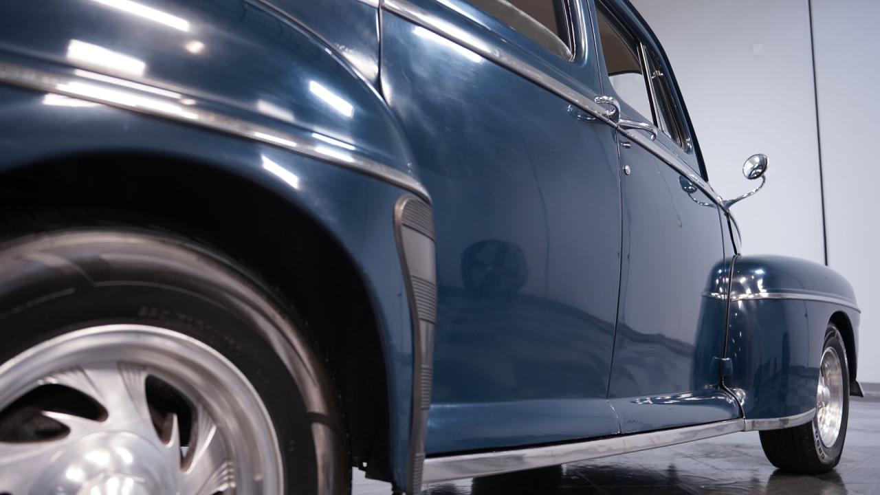 1947 Ford Deluxe Sedan