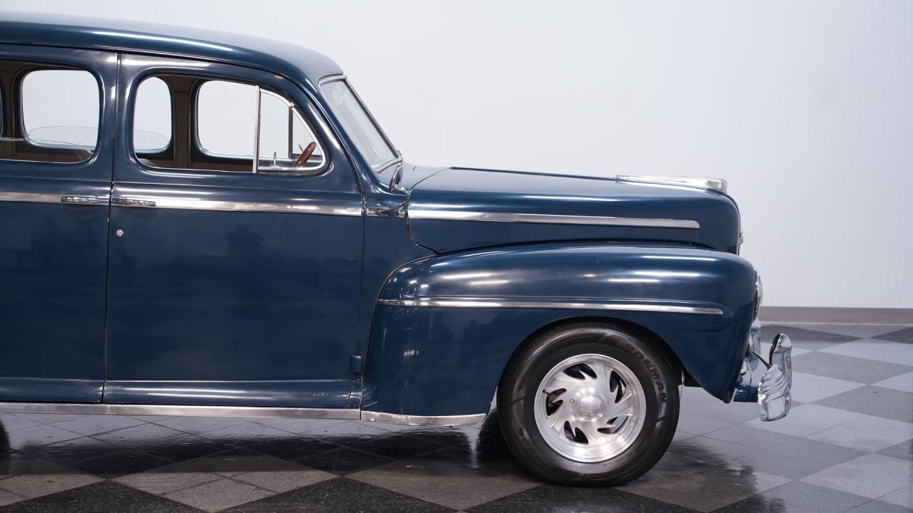 1947 Ford Deluxe Sedan