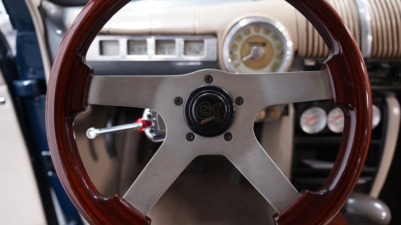 1947 Ford Deluxe Sedan