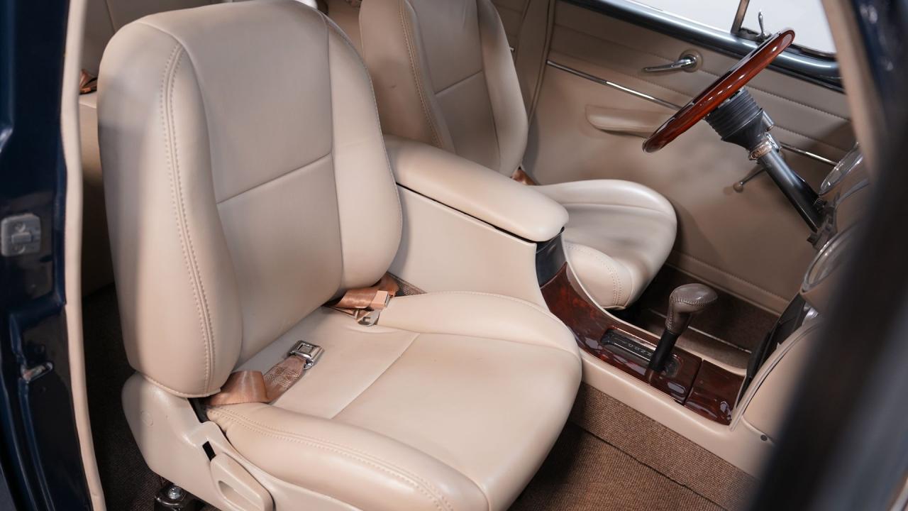 1947 Ford Deluxe Sedan