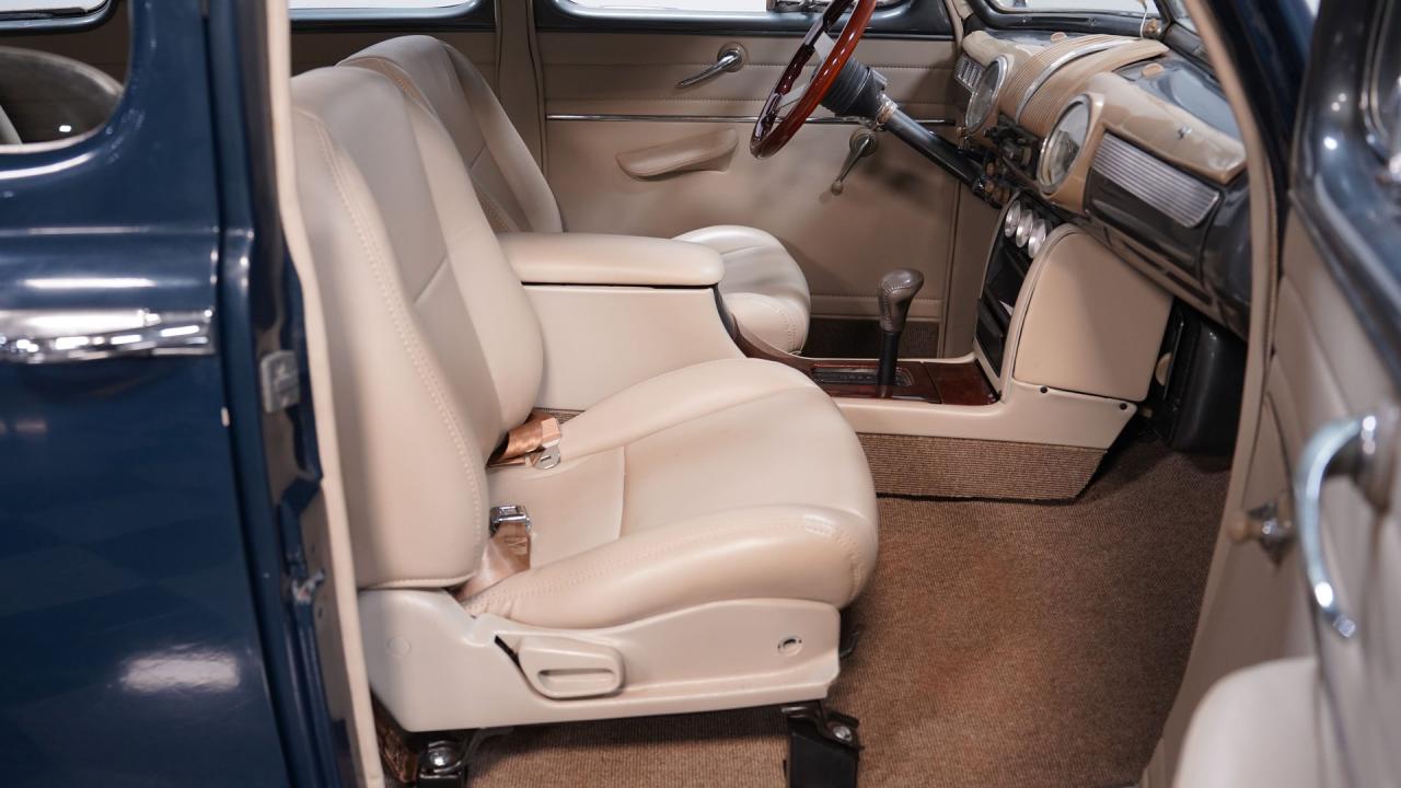 1947 Ford Deluxe Sedan