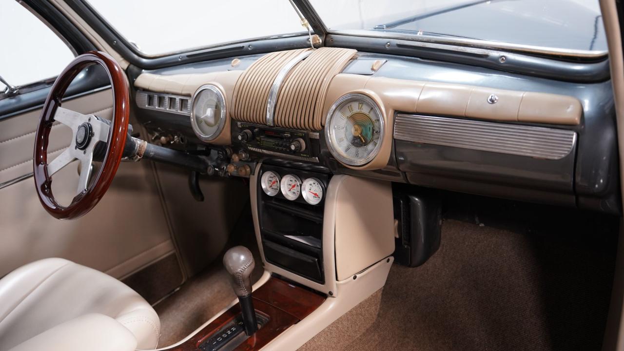 1947 Ford Deluxe Sedan