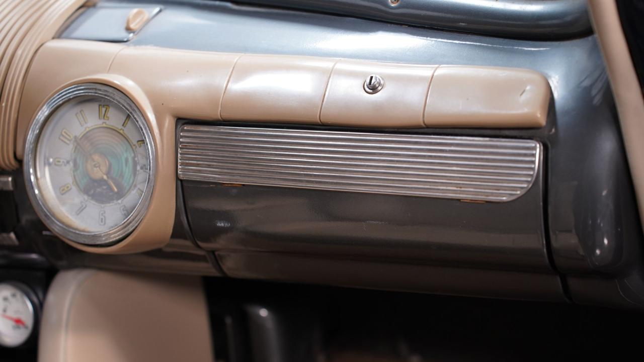 1947 Ford Deluxe Sedan