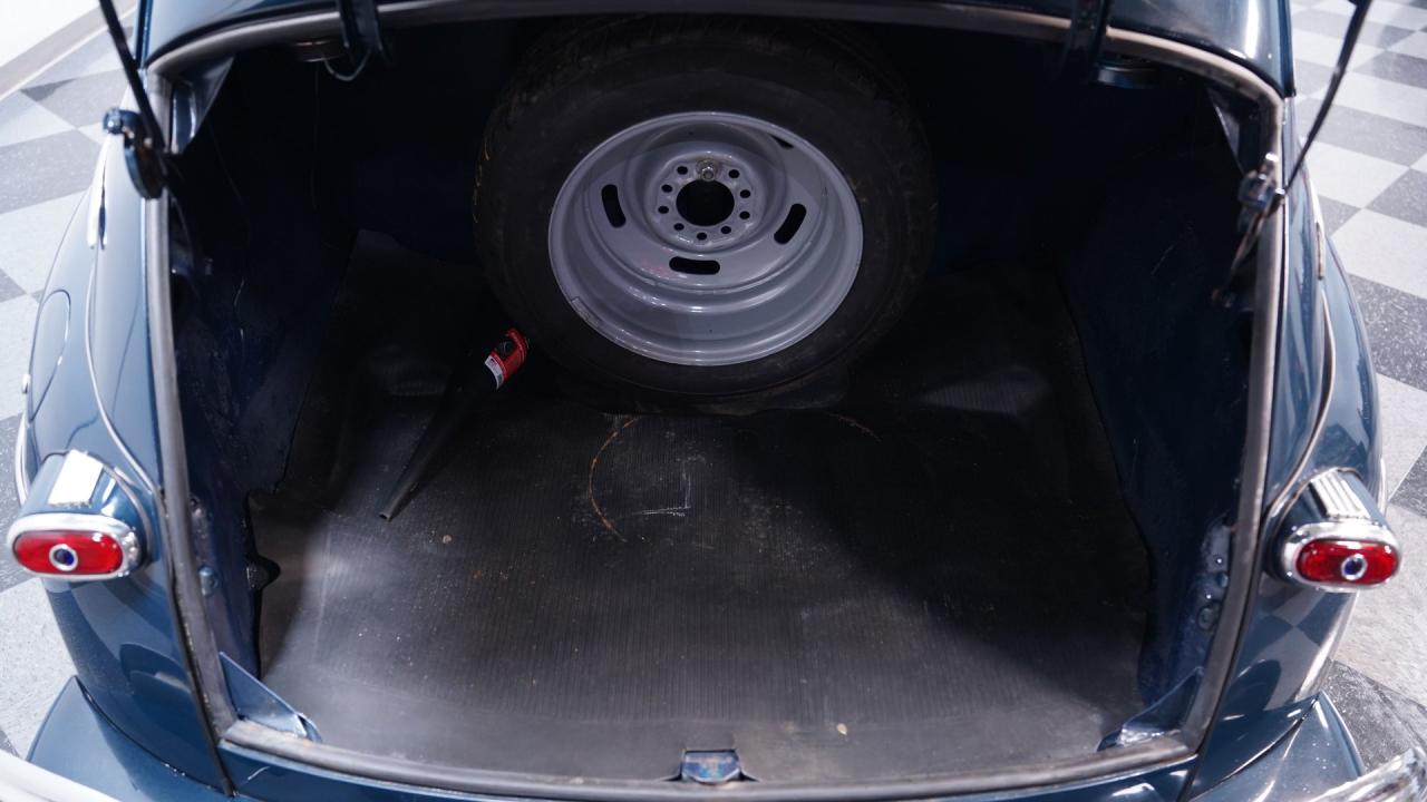 1947 Ford Deluxe Sedan