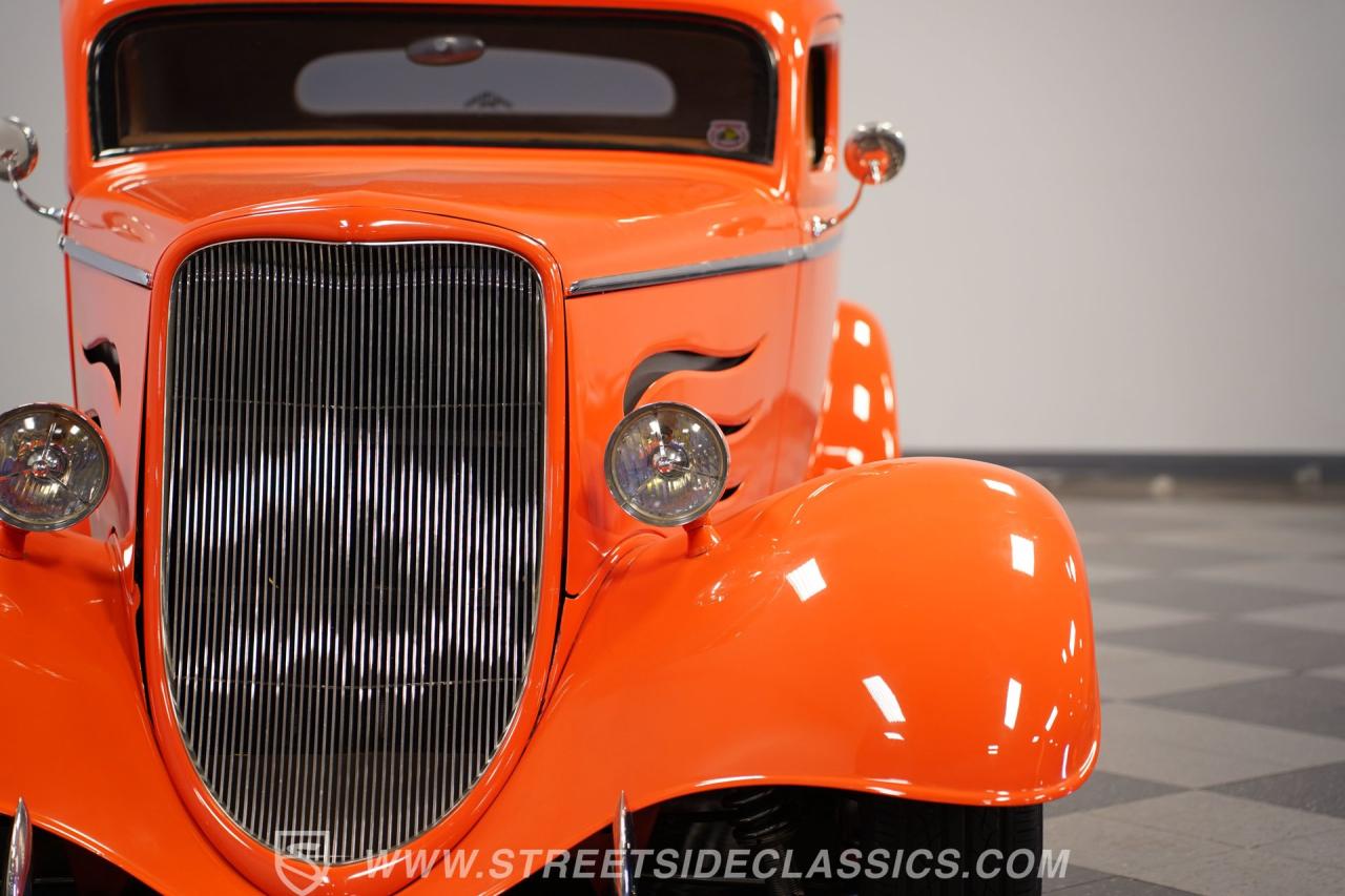 1933 Ford 3-Window Coupe Street Rod