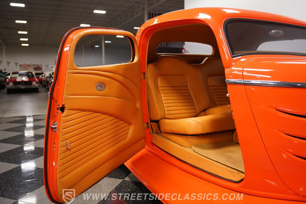 1933 Ford 3-Window Coupe Street Rod