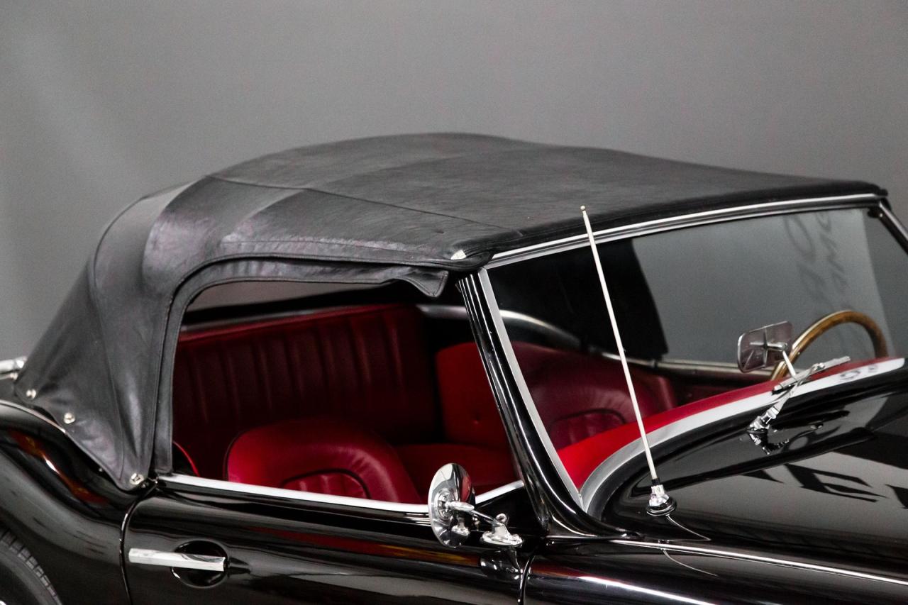 1961 Austin - Healey 3000