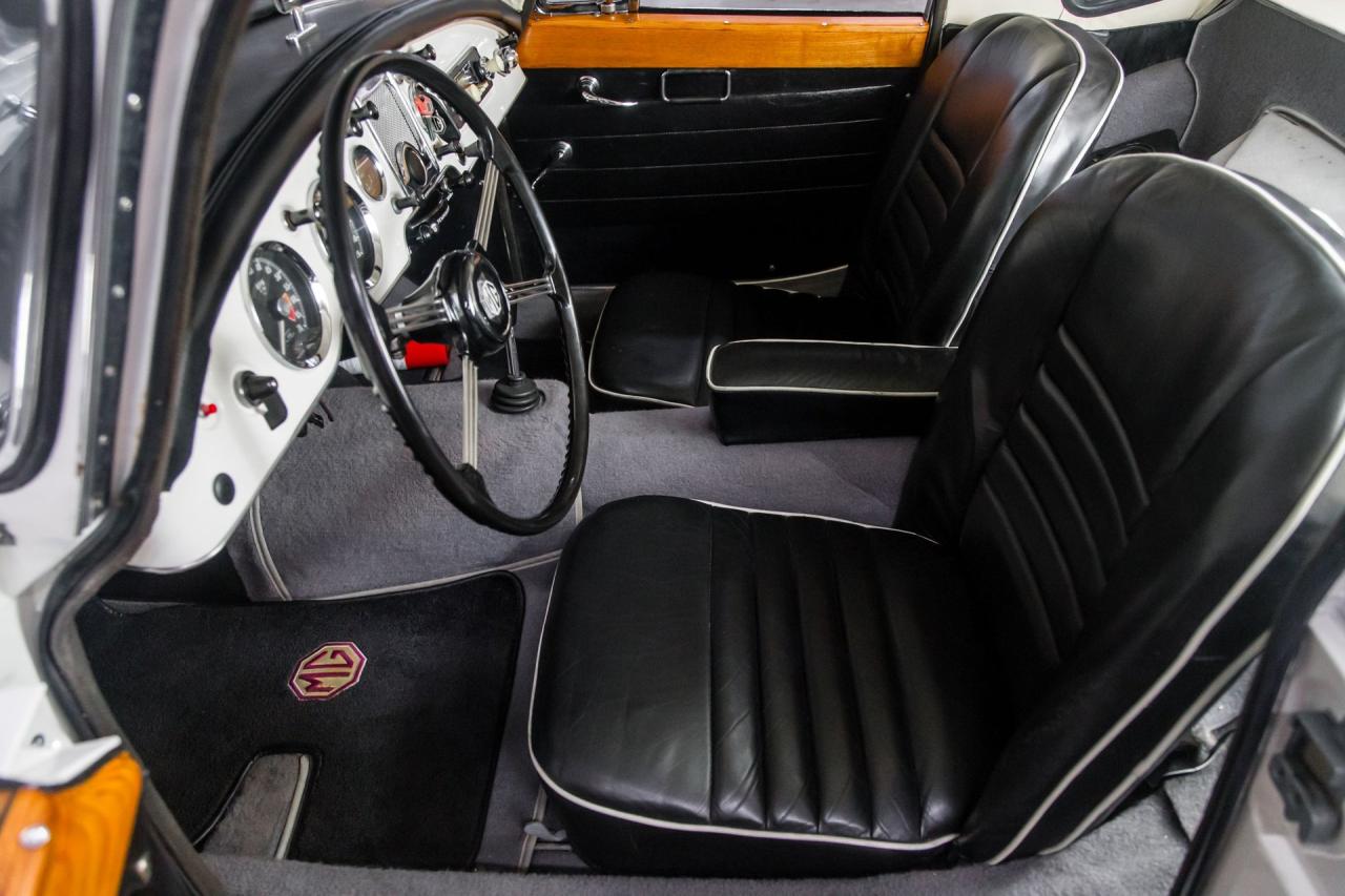 1959 MGA RESTORED COUPE A COUPE