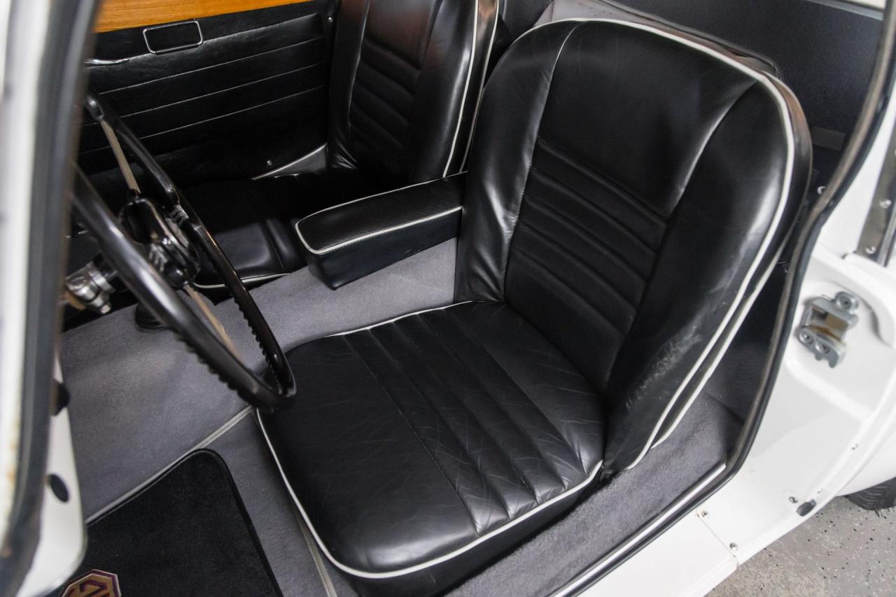 1959 MGA RESTORED COUPE A COUPE