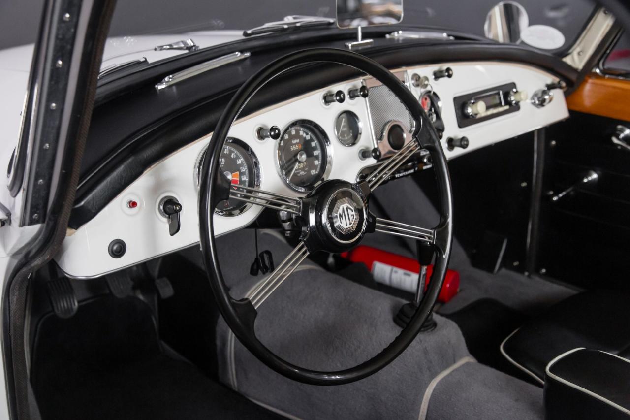 1959 MGA RESTORED COUPE A COUPE