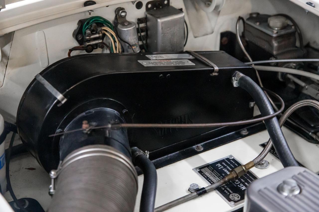 1959 MGA RESTORED COUPE A COUPE