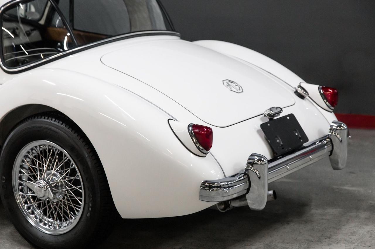 1959 MGA RESTORED COUPE A COUPE