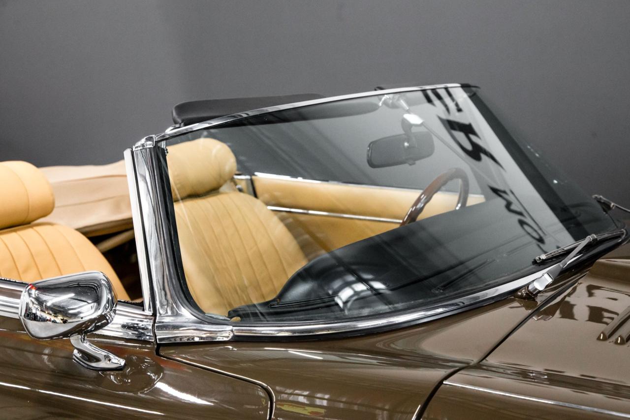 1973 Jaguar XKE V12 ROADSTER 4 SPD