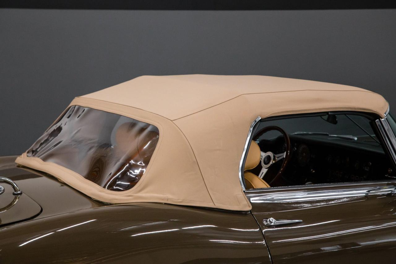 1973 Jaguar XKE V12 ROADSTER 4 SPD