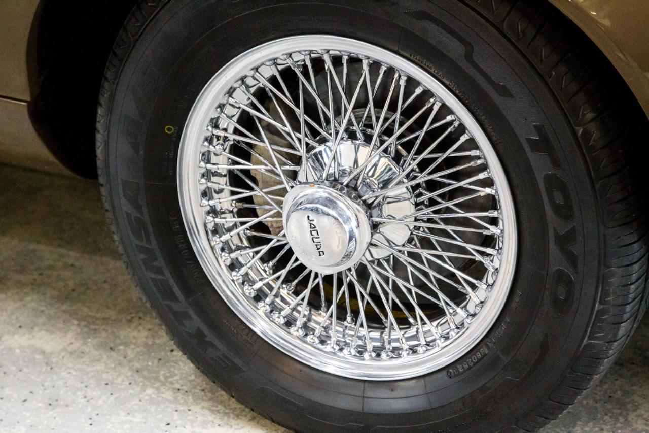 1973 Jaguar XKE V12 ROADSTER 4 SPD