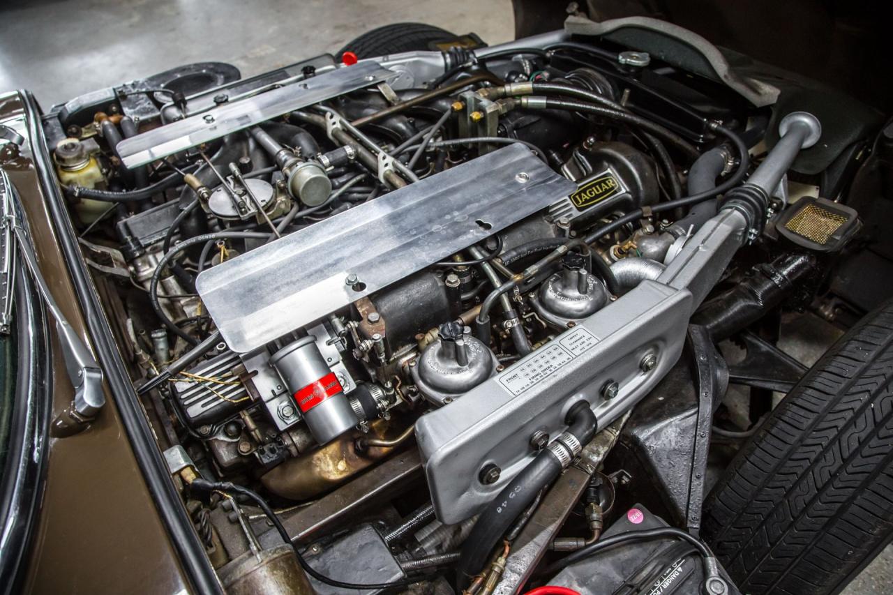 1973 Jaguar XKE V12 ROADSTER 4 SPD