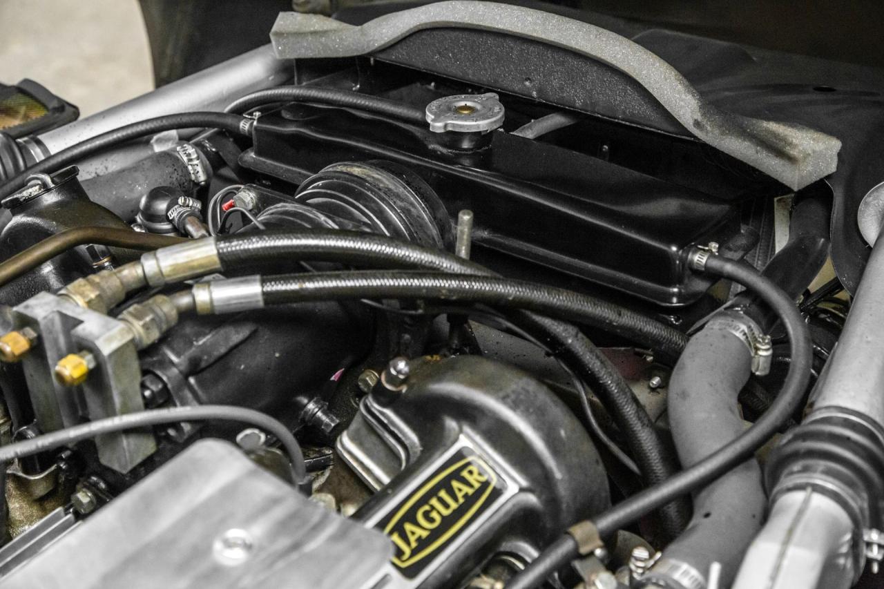 1973 Jaguar XKE V12 ROADSTER 4 SPD