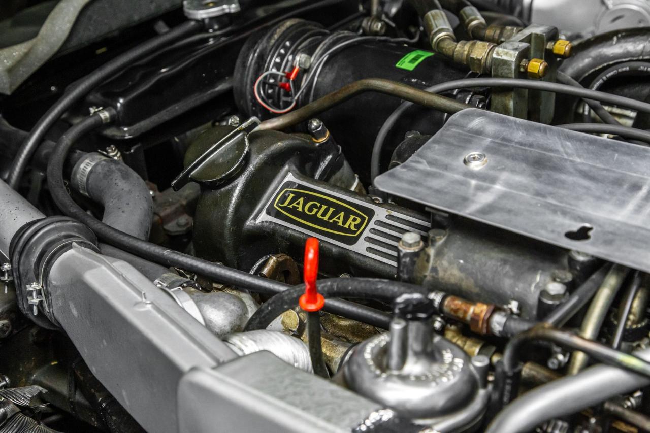 1973 Jaguar XKE V12 ROADSTER 4 SPD