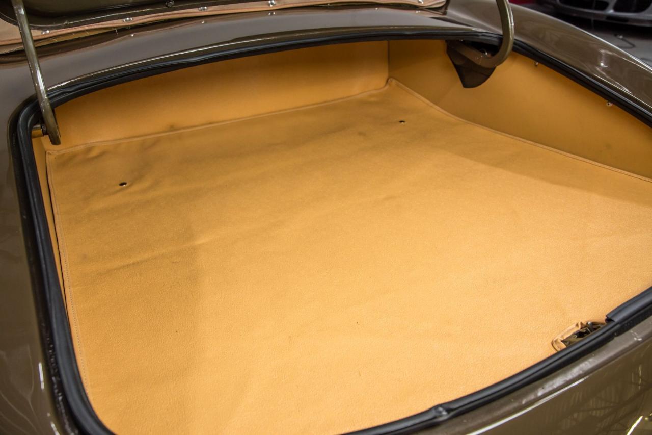 1973 Jaguar XKE V12 ROADSTER 4 SPD