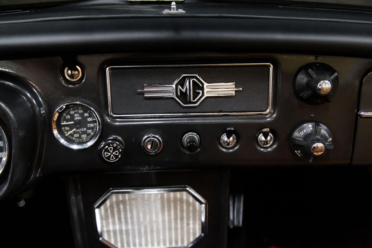 1967 MG RESTORED MG B