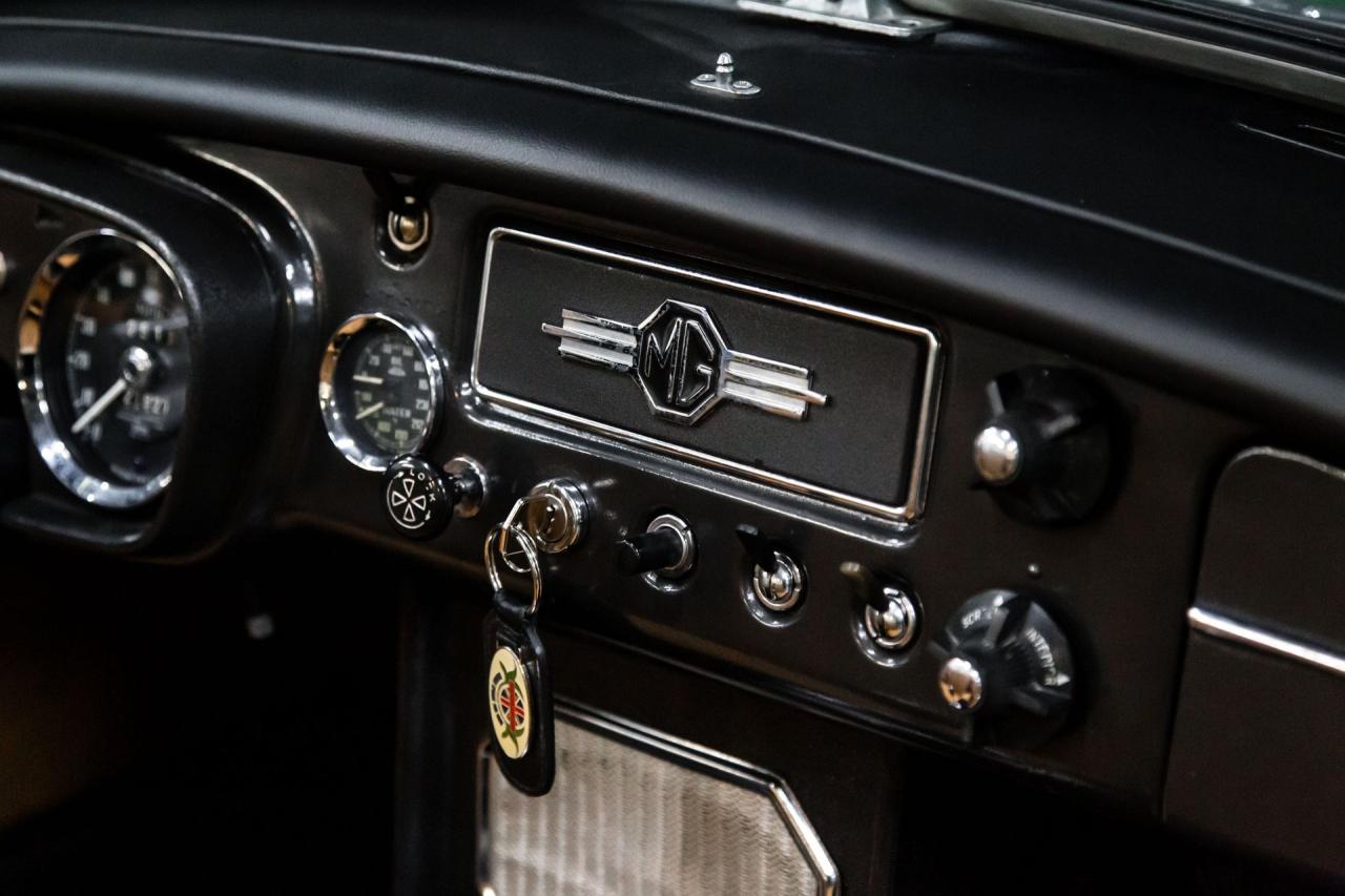 1967 MG RESTORED MG B