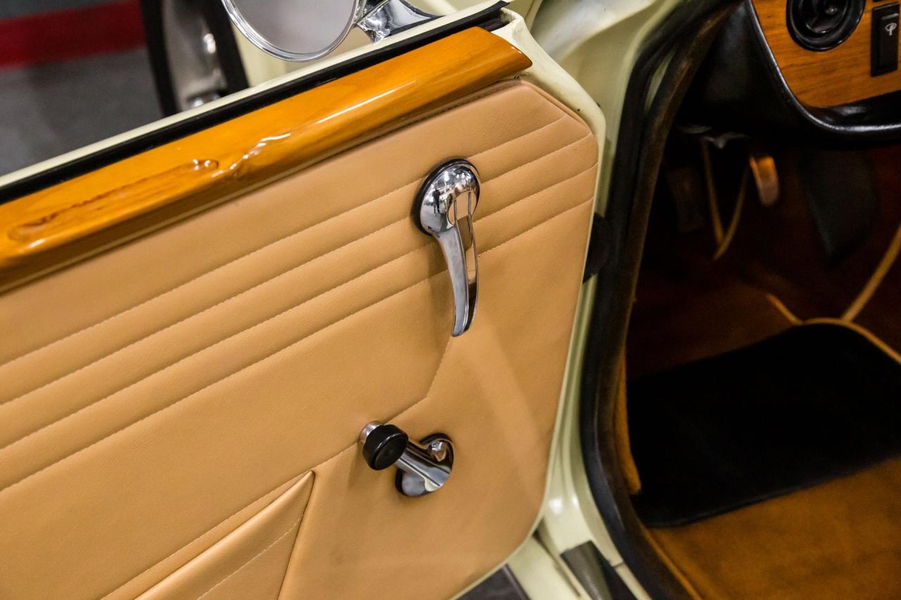 1971 Triumph FUEL INJECTED OVERDIVE TR6