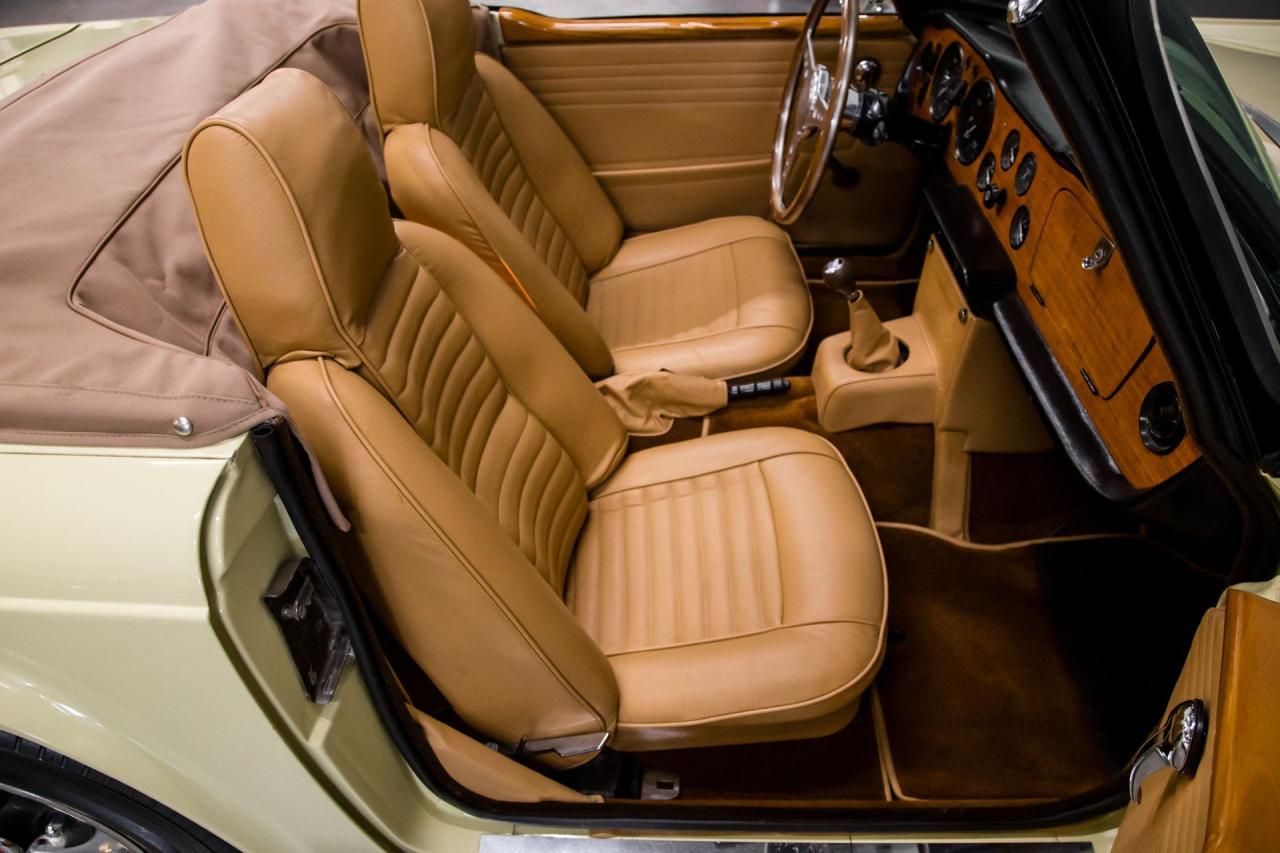 1971 Triumph FUEL INJECTED OVERDIVE TR6