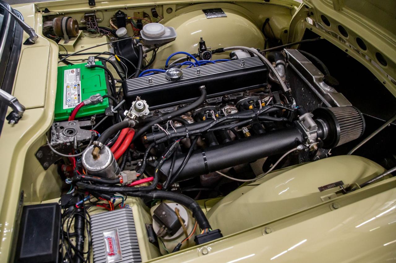 1971 Triumph FUEL INJECTED OVERDIVE TR6