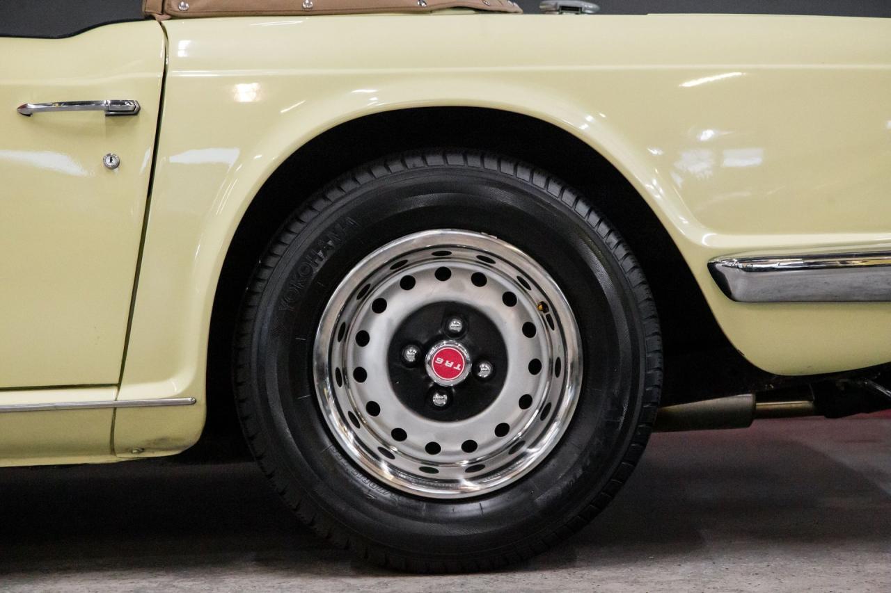 1971 Triumph FUEL INJECTED OVERDIVE TR6