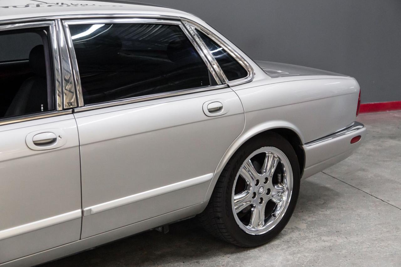 1999 Jaguar XJR SUPERCHARGED V8