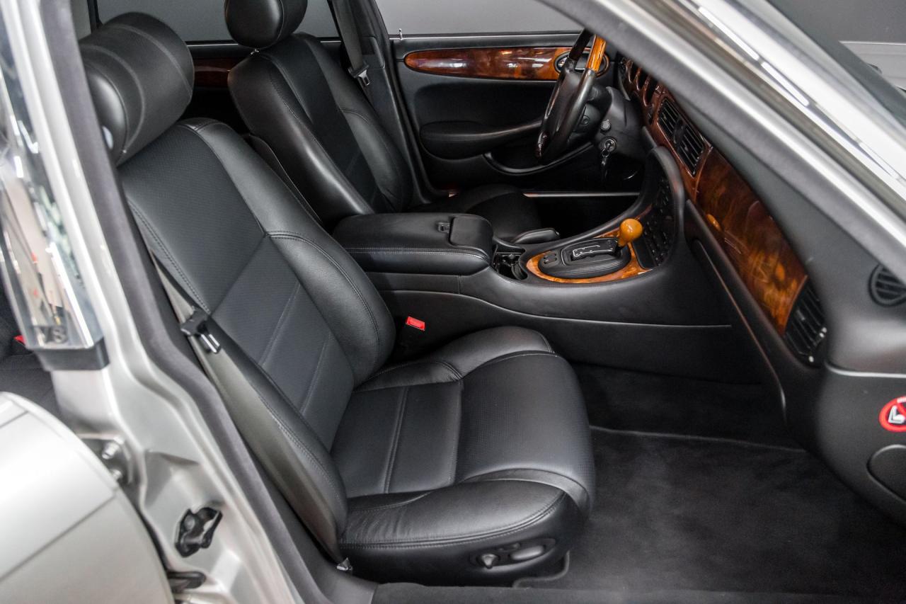 1999 Jaguar XJR SUPERCHARGED V8