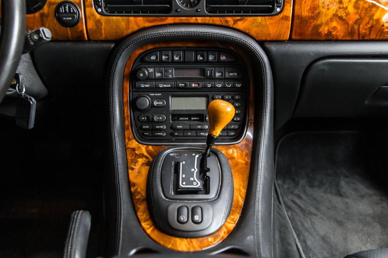 1999 Jaguar XJR SUPERCHARGED V8