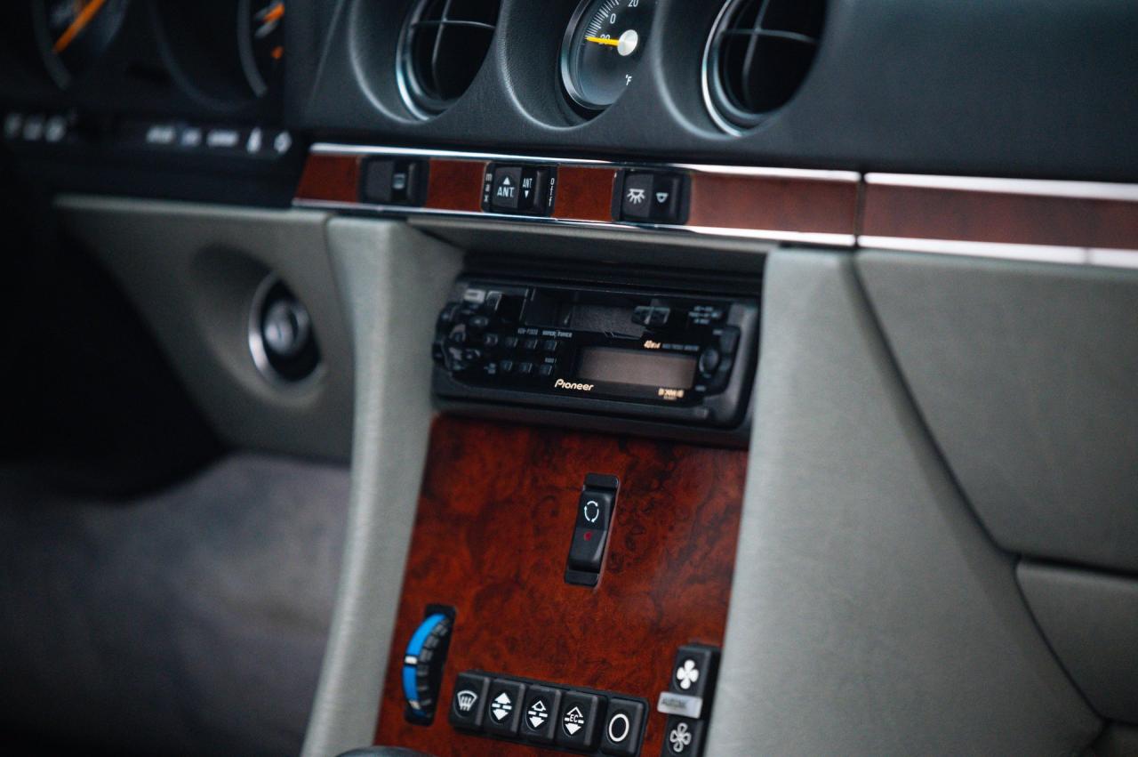 1986 Mercedes - Benz 560 SL