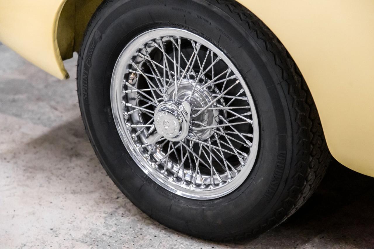 1968 MG MGB with OVERDRIVE