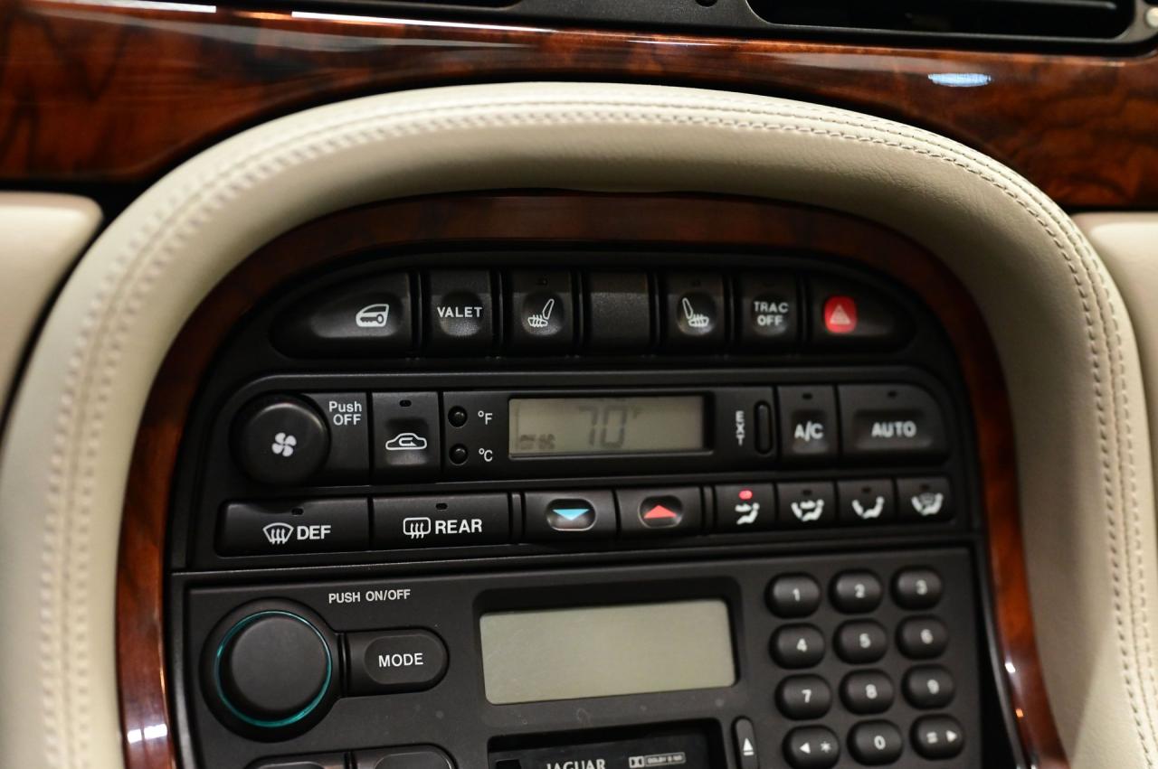 1999 Jaguar XJR SUPERCHARGED V8