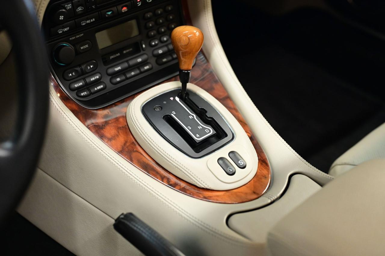 1999 Jaguar XJR SUPERCHARGED V8