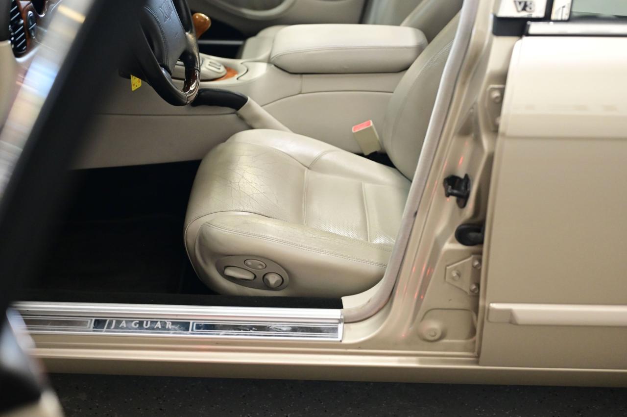 1999 Jaguar XJR SUPERCHARGED V8