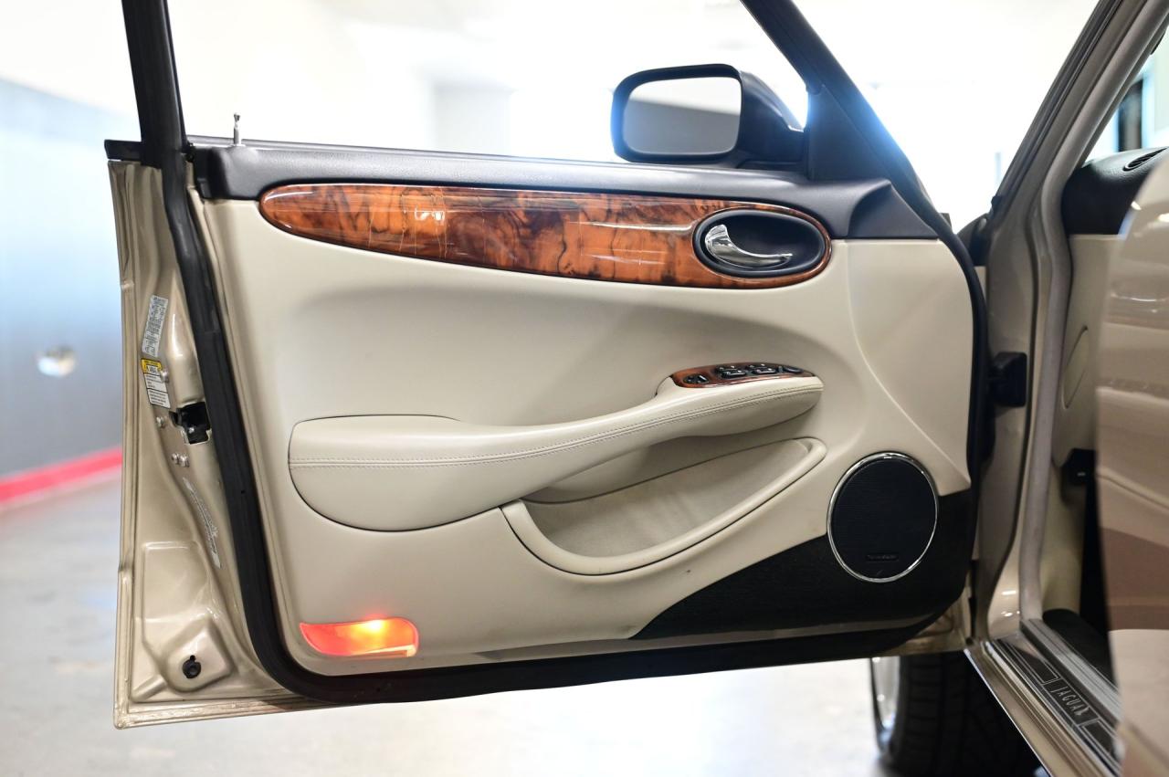 1999 Jaguar XJR SUPERCHARGED V8