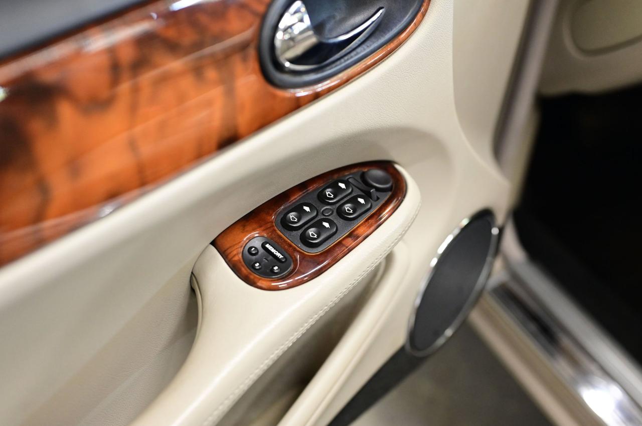 1999 Jaguar XJR SUPERCHARGED V8