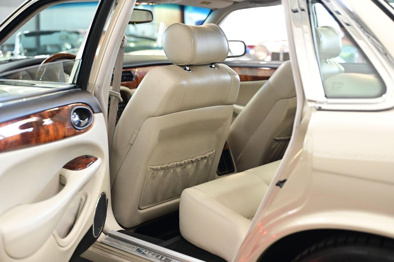 1999 Jaguar XJR SUPERCHARGED V8